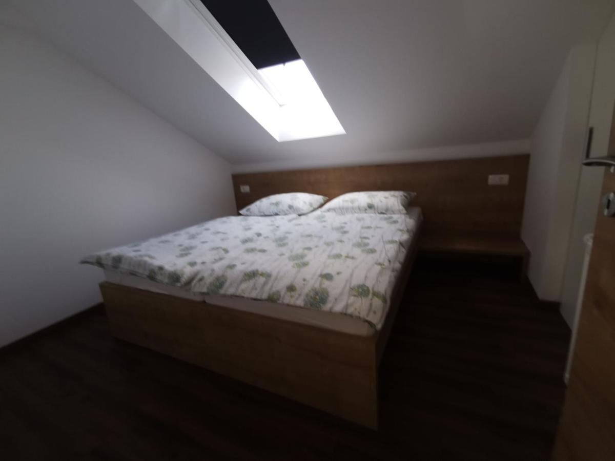 Gostilna S Prenocisci Pav Hotel Rakek Kültér fotó