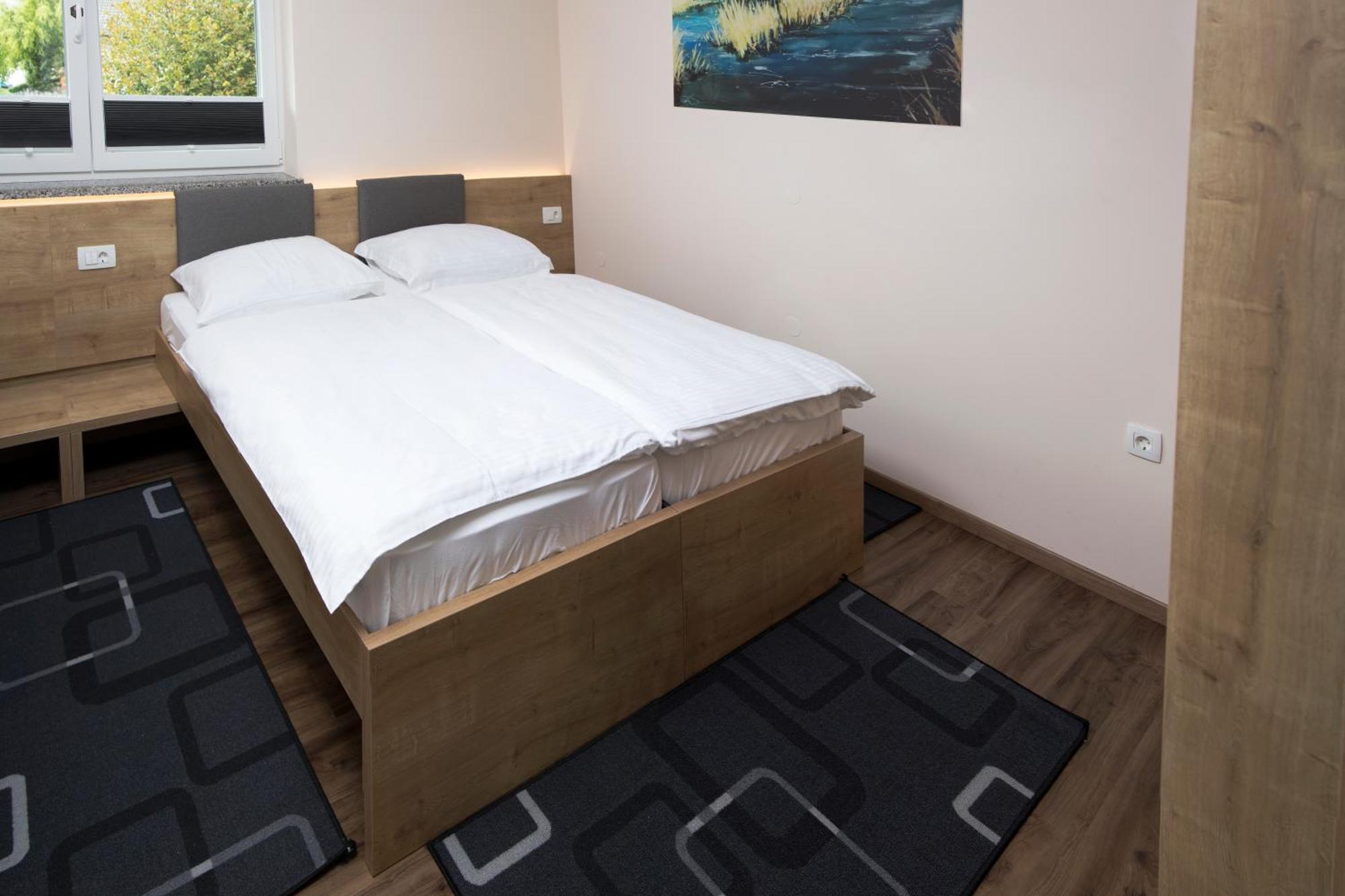 Gostilna S Prenocisci Pav Hotel Rakek Kültér fotó