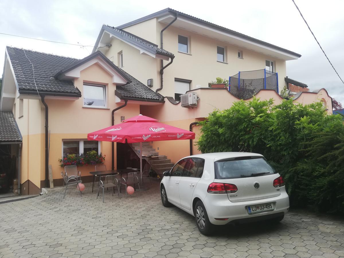 Gostilna S Prenocisci Pav Hotel Rakek Kültér fotó