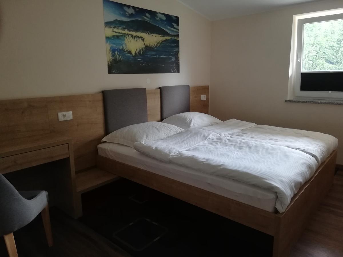 Gostilna S Prenocisci Pav Hotel Rakek Kültér fotó