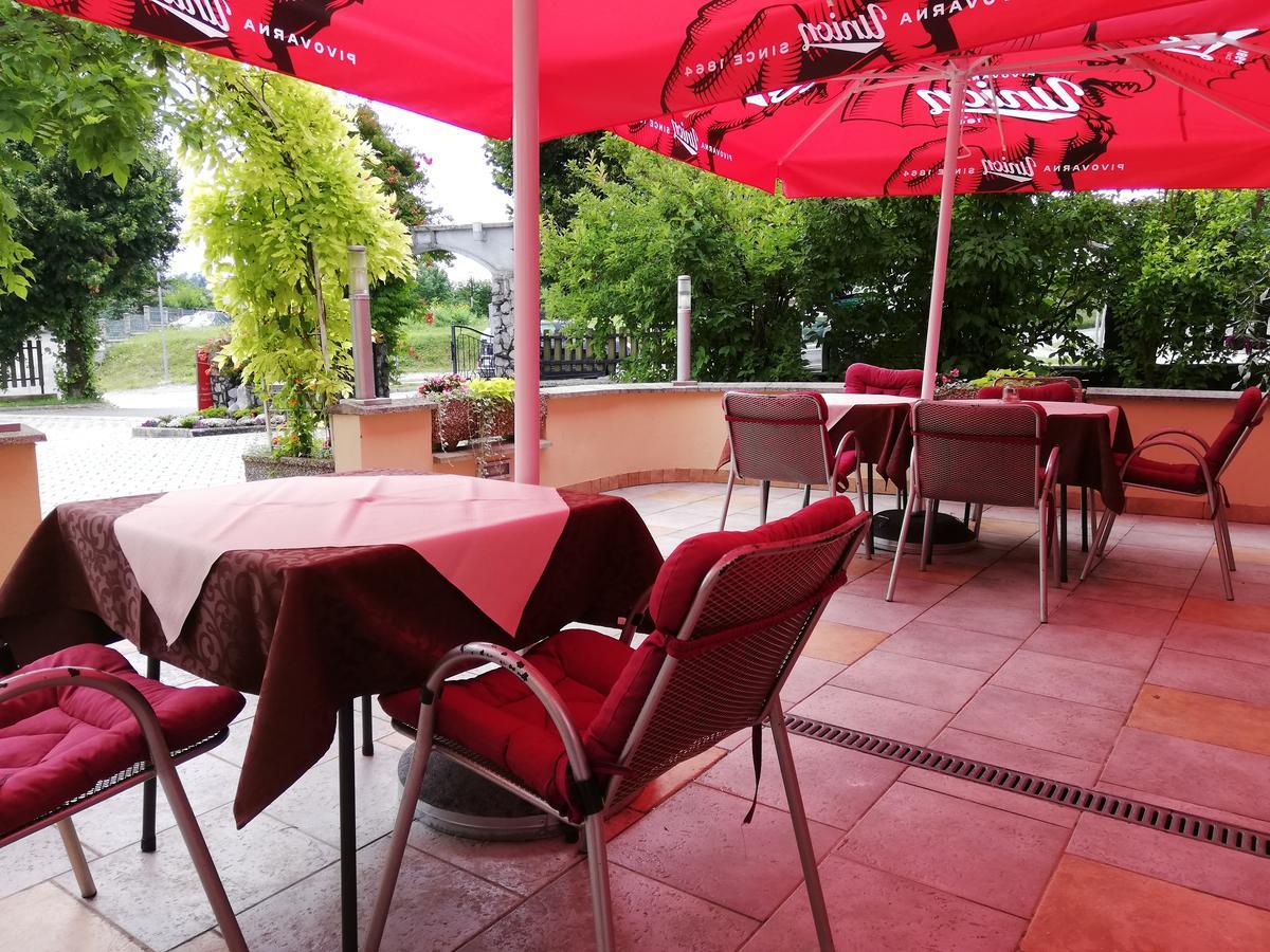 Gostilna S Prenocisci Pav Hotel Rakek Kültér fotó